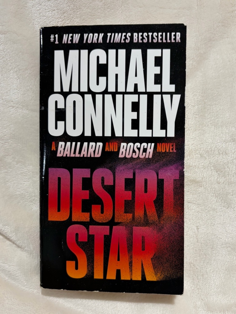 5/$7 📚 Desert Star by Michael Connelly (book)